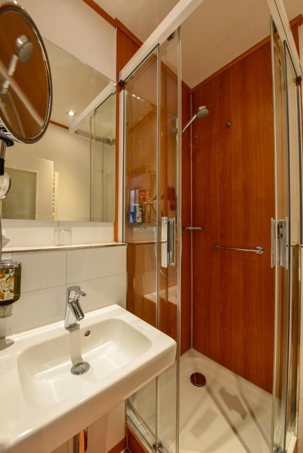 Готель Celler Hof Екстер'єр фото