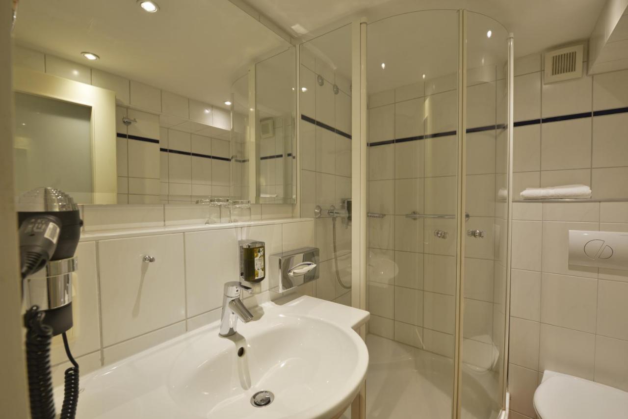 Готель Celler Hof Екстер'єр фото